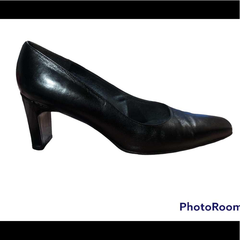 Stuart Weitzman black pump 3.25” heels